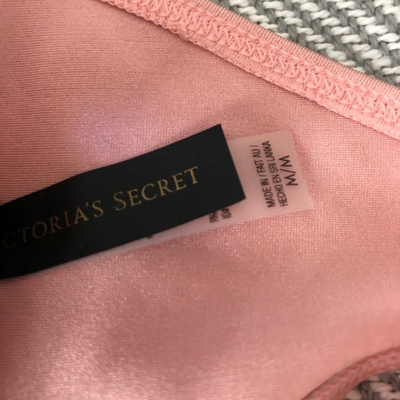 Victoria’s Secret Blush Bikini Top - Picture 6 of 6